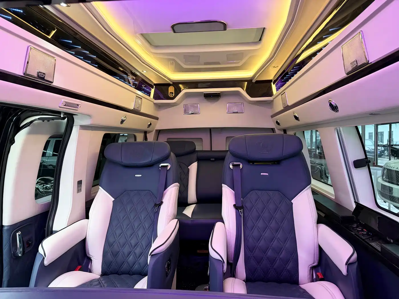 GMC Savana 2016 2016 5.3L G660S 4WD Prestige Skylight Edition