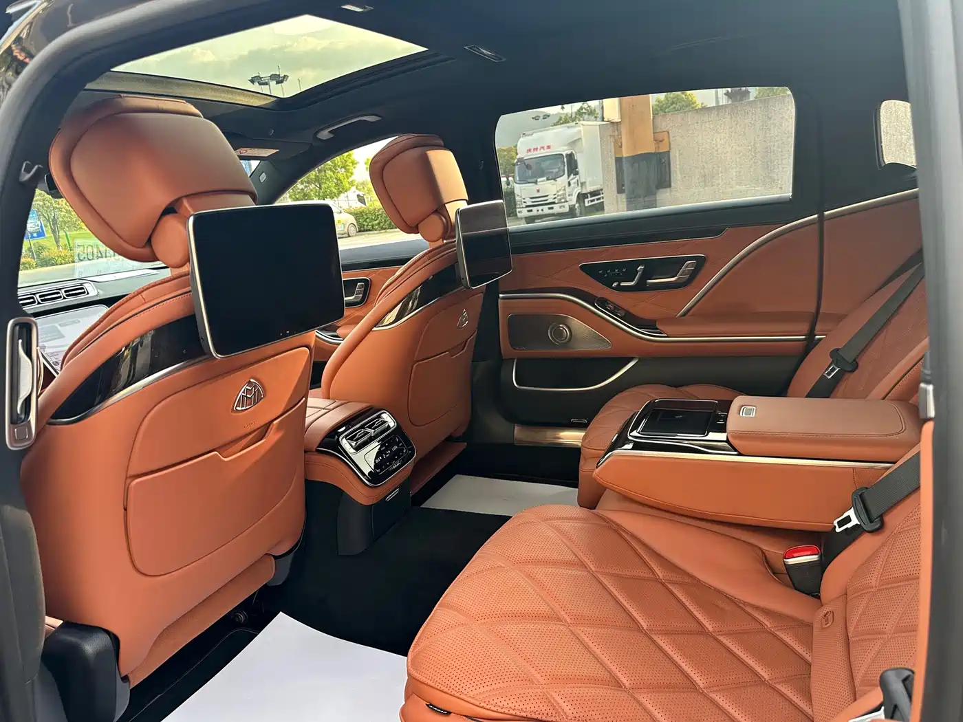 Mercedes-Benz Maybach S-Class 2025 Model S 480 4MATIC фото 8