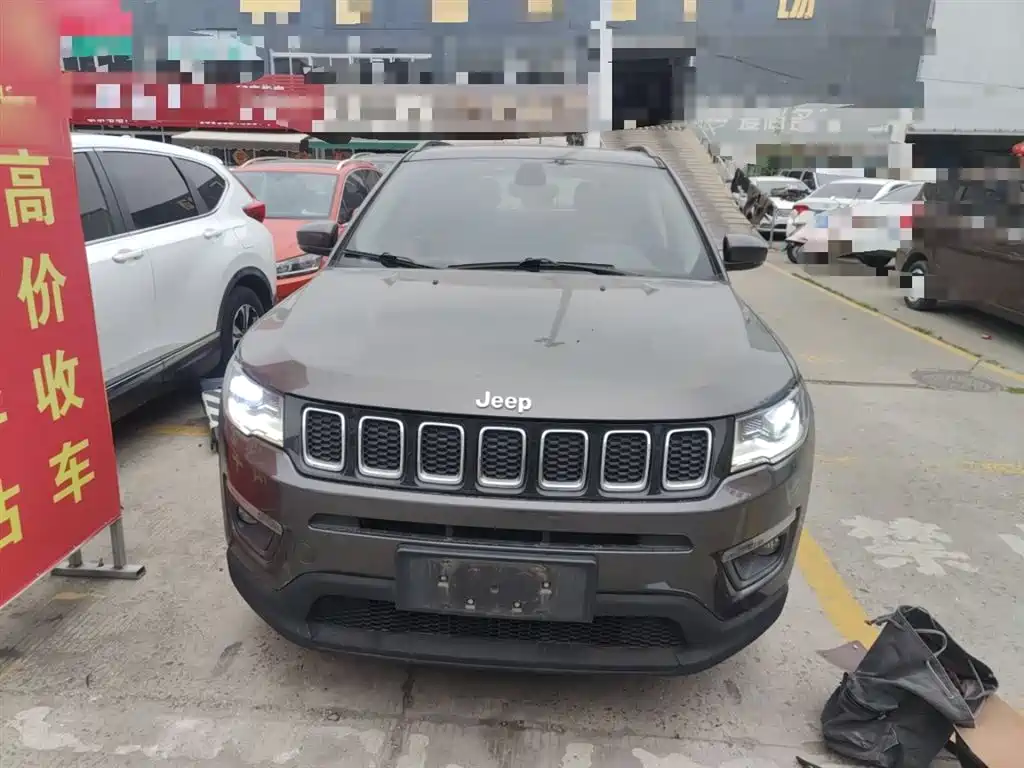 Фото 3 - Jeep Compass