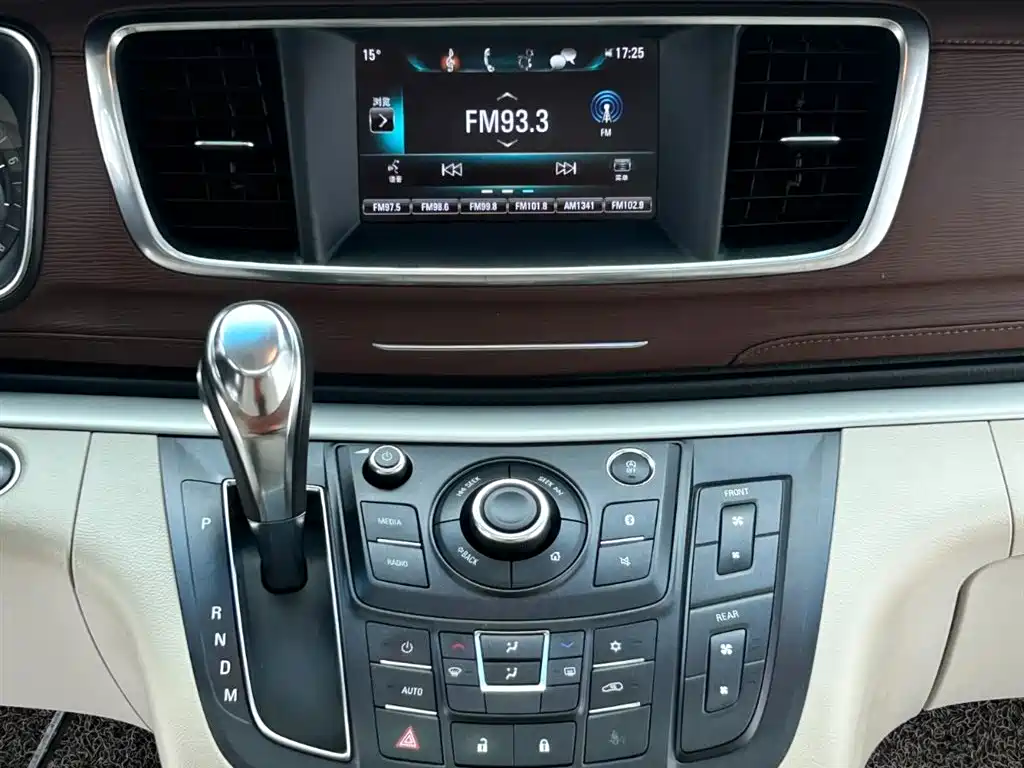 Buick GL8 2018 28T Luxury Model China VI фото 12