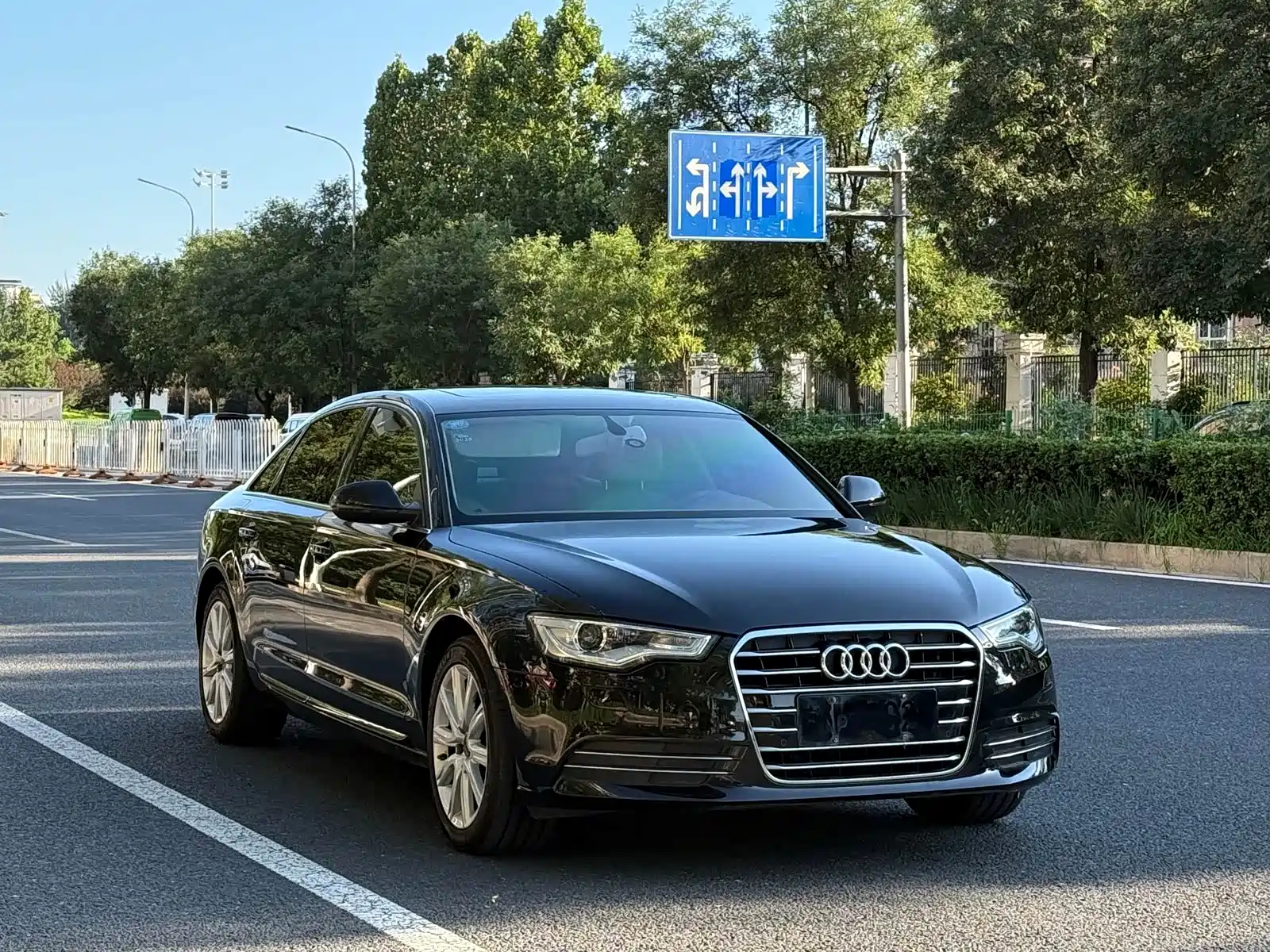 Фото 2 - Audi A6L