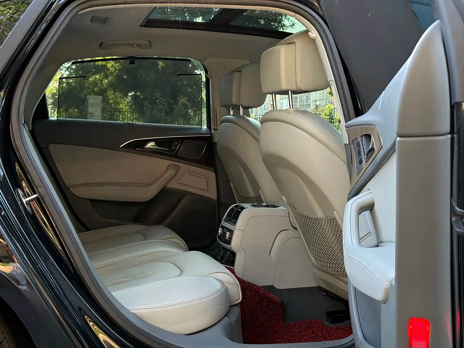 Фото 11 - Audi A6L