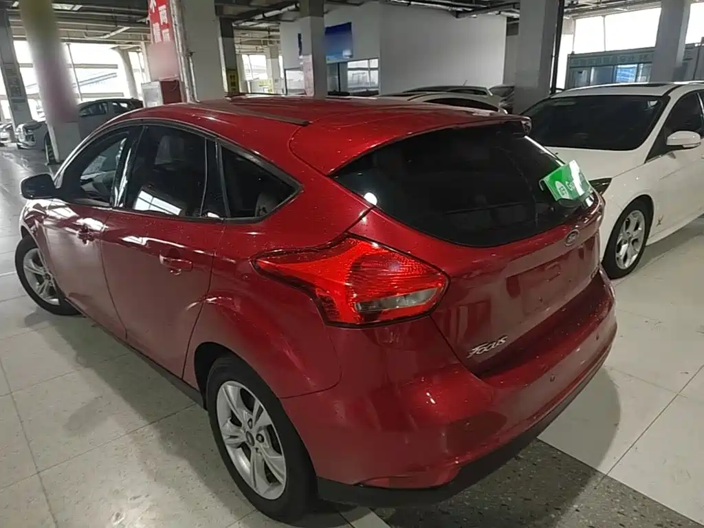 Фото 5 - Ford Focus