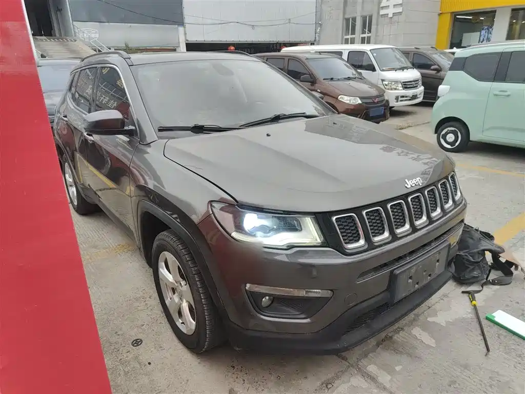Фото 4 - Jeep Compass