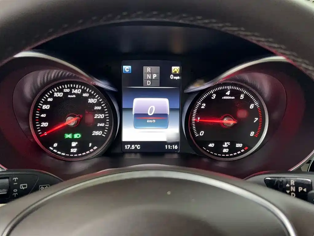Mercedes-Benz GLC 2017 GLC 260 4MATIC Luxury фото 4