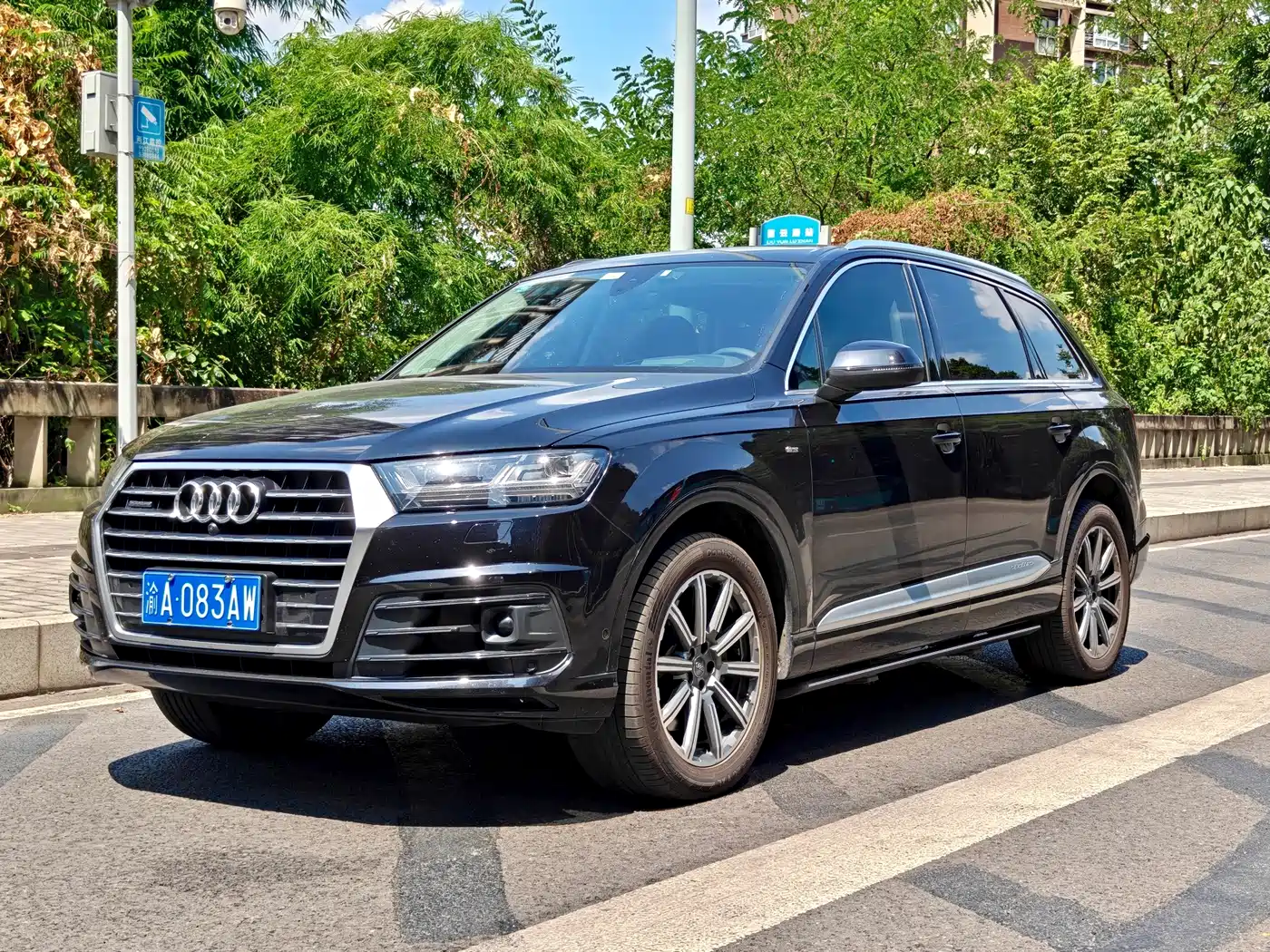 Фото 1 - Audi Q7