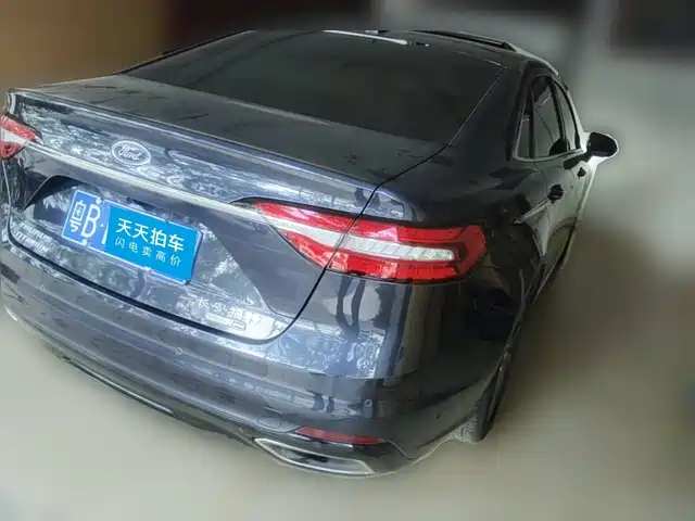 Ford Taurus 2019 EcoBoost 245 Premium Edition — фото 2