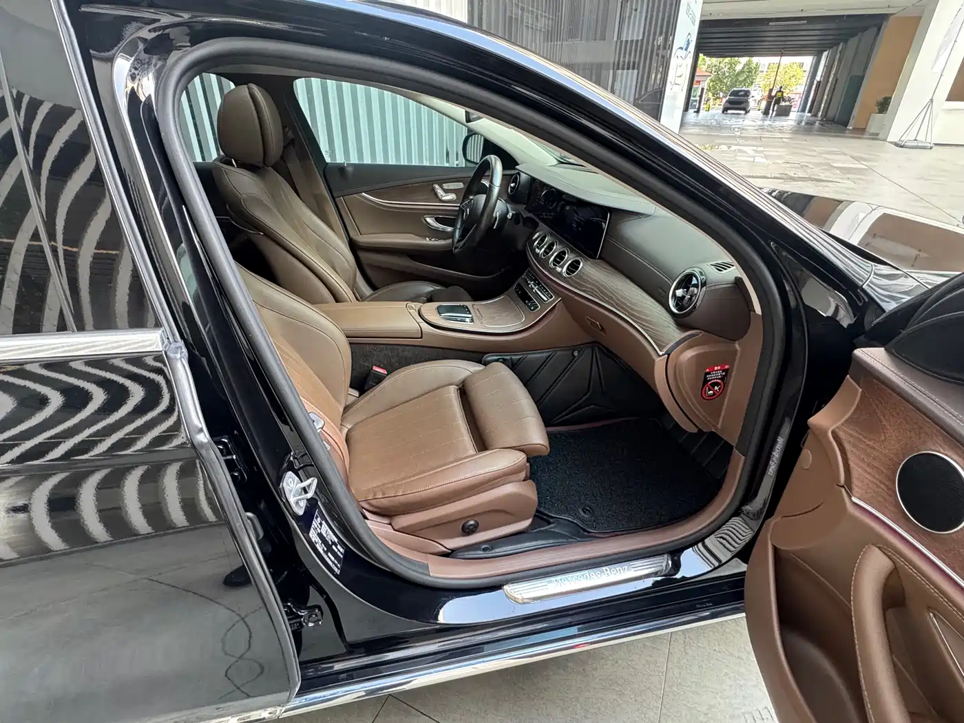 Mercedes-Benz E-Class 2022 E 300 L Fashion фото 6