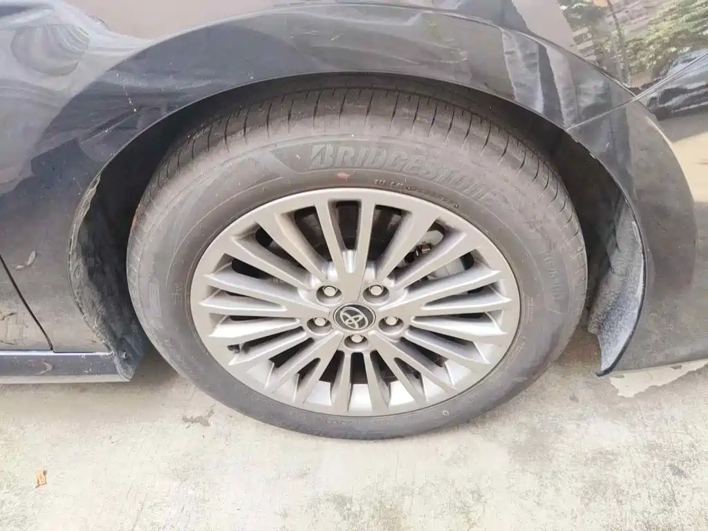 Photo 7 - Toyota Camry