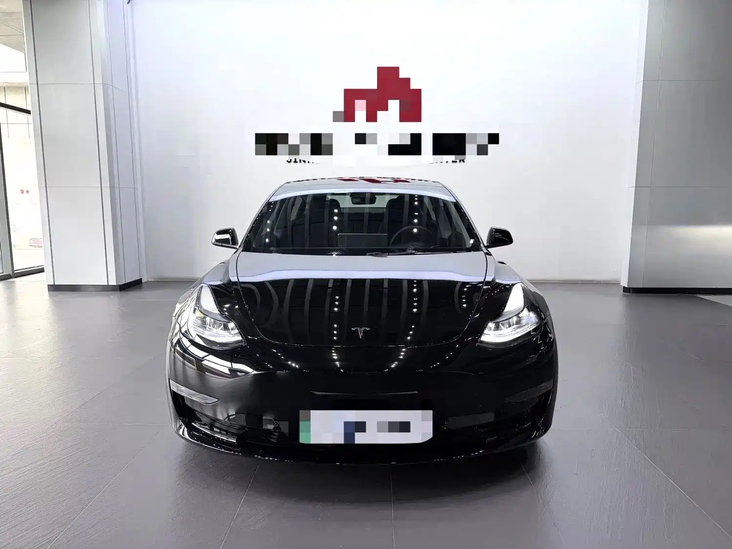 Фото 2 - Tesla Model 3