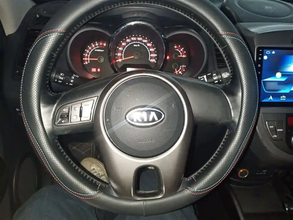Kia Soul 2013 1.6L AT Premium фото 11