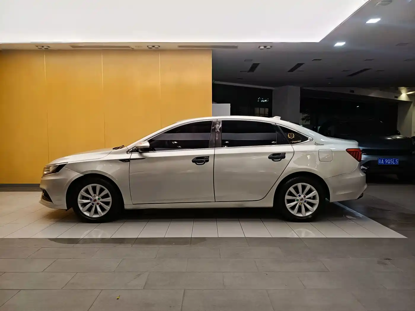 Roewe i6 New Energy 2018 2017 45T Hybrid Connected Smart Enjoyment Edition