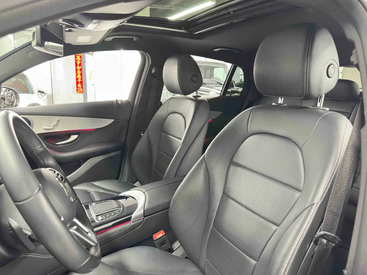 Mercedes-Benz GLC Coupe 2020 GLC 260 4MATIC Coupe SUV фото 18