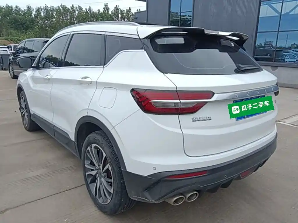 Фото 5 - Geely Binyue