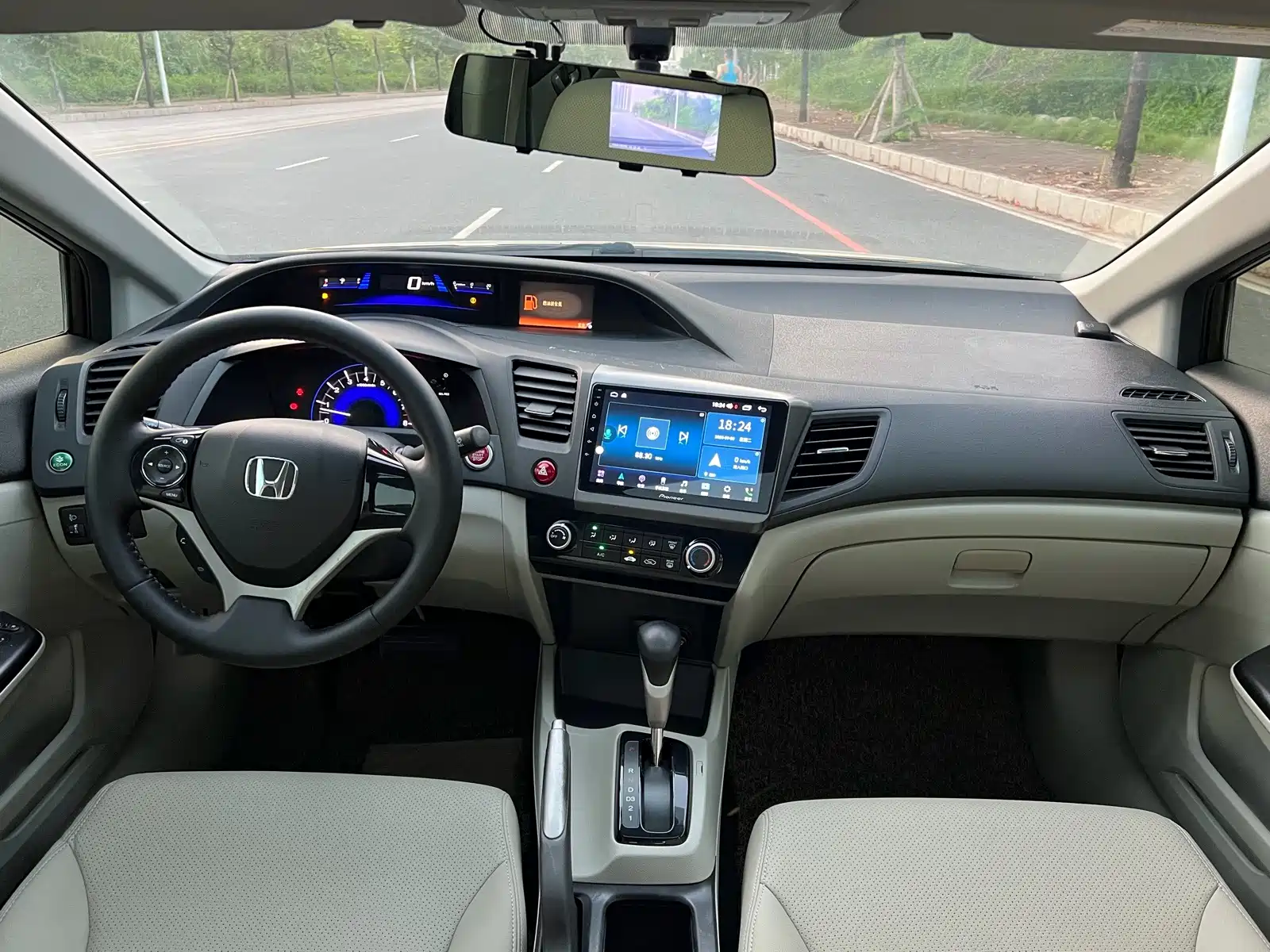 Фото 12 - Honda Civic