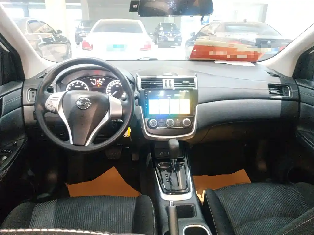 Nissan Tiida 2023 2023 1.6L CVT Cool Motion Edition