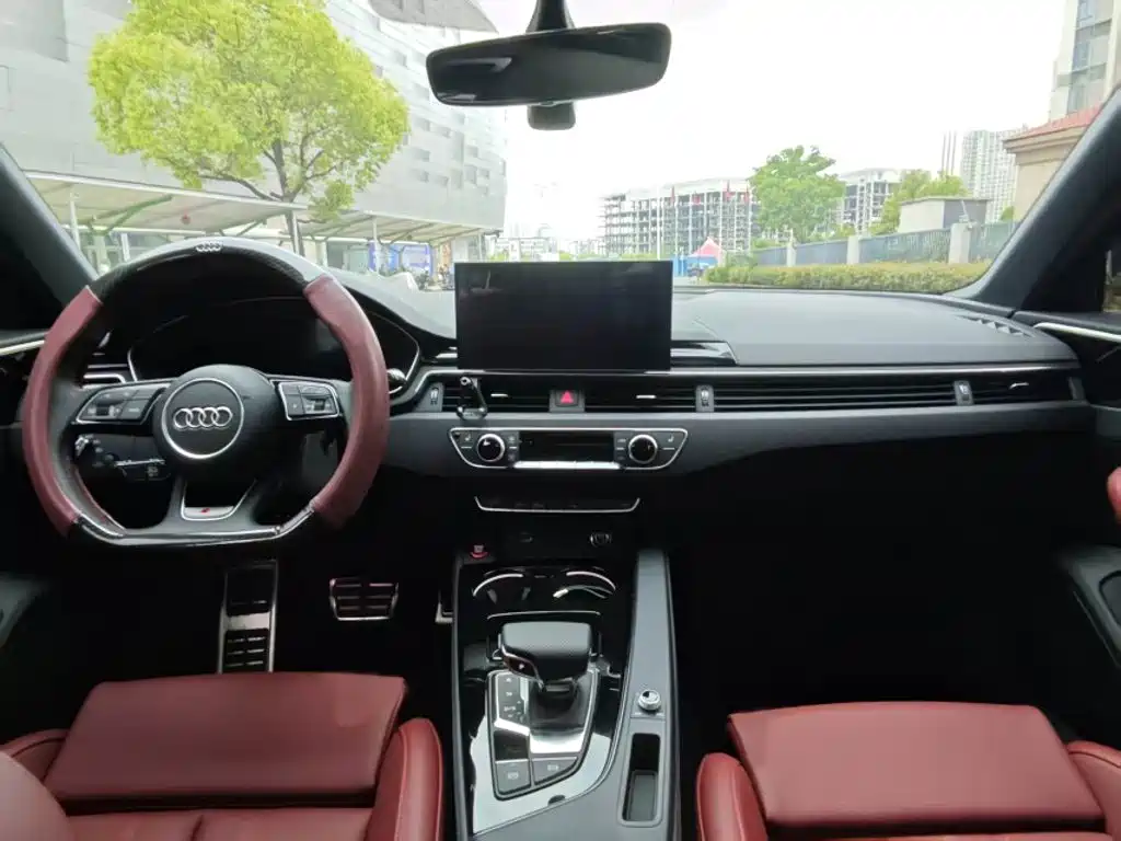 Audi A4L 2025 2025 2 Million Celebration Edition 40 TFSI Luxury Dynamic