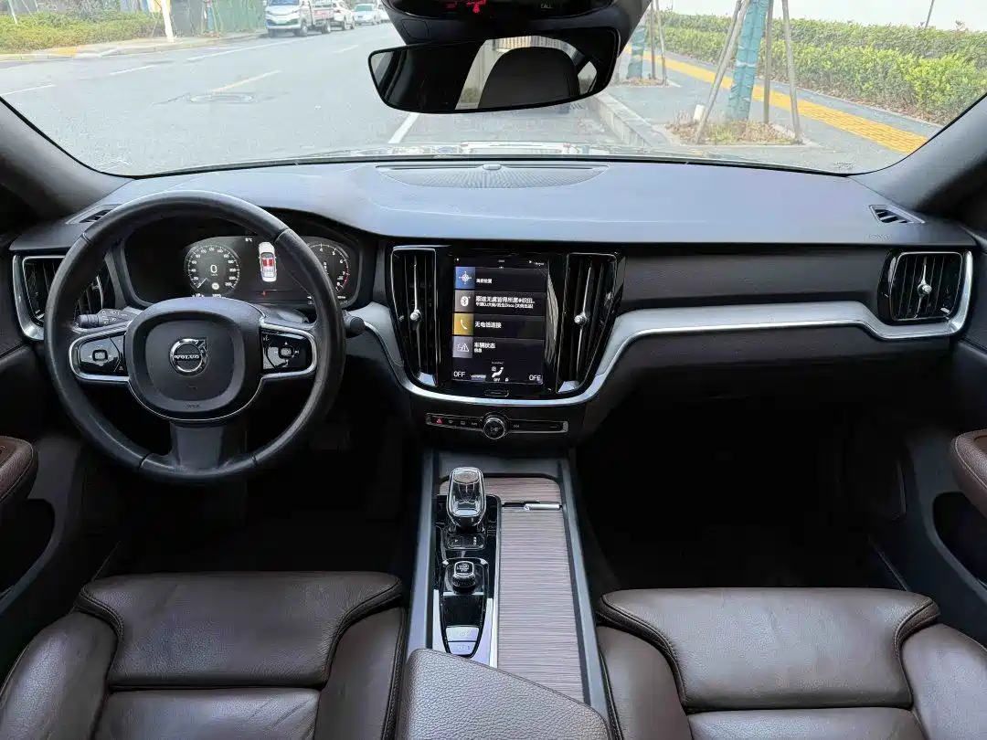 Фото 3 - Volvo S60