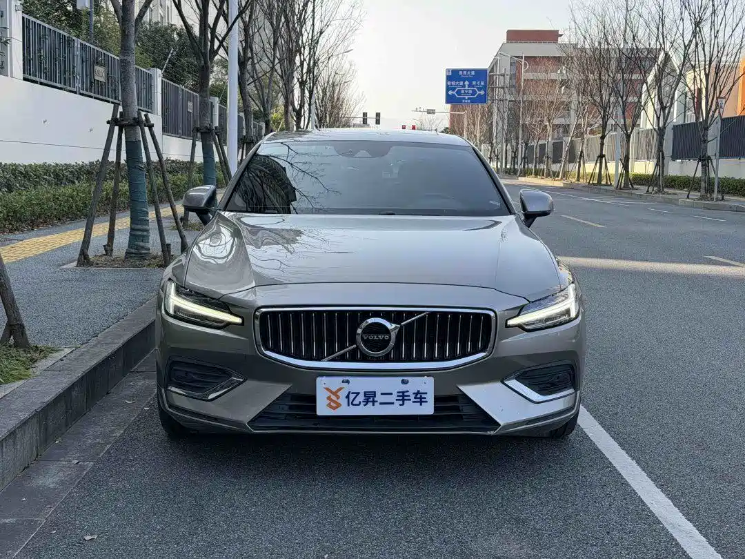Фото 7 - Volvo S60