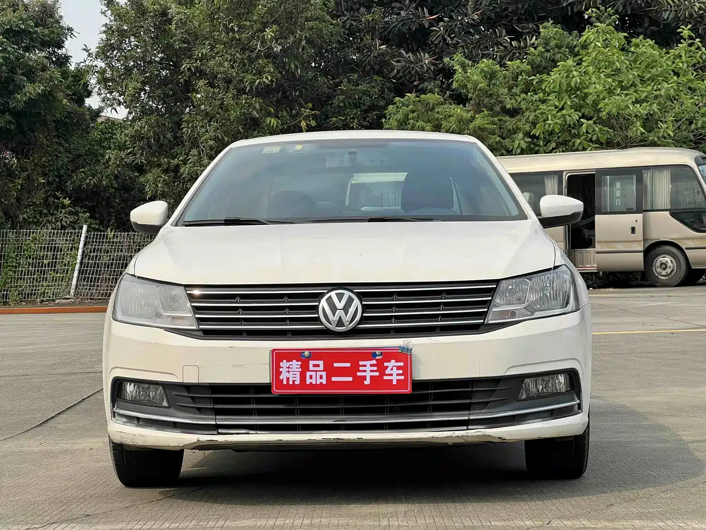 Volkswagen Lavida 2015 1.6L Automatic Trend Edition фото 9