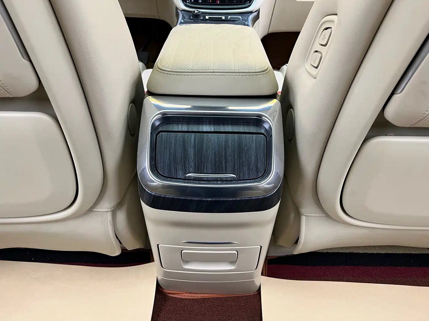 Buick GL8 2023 ES Landmaster Exclusive фото 28