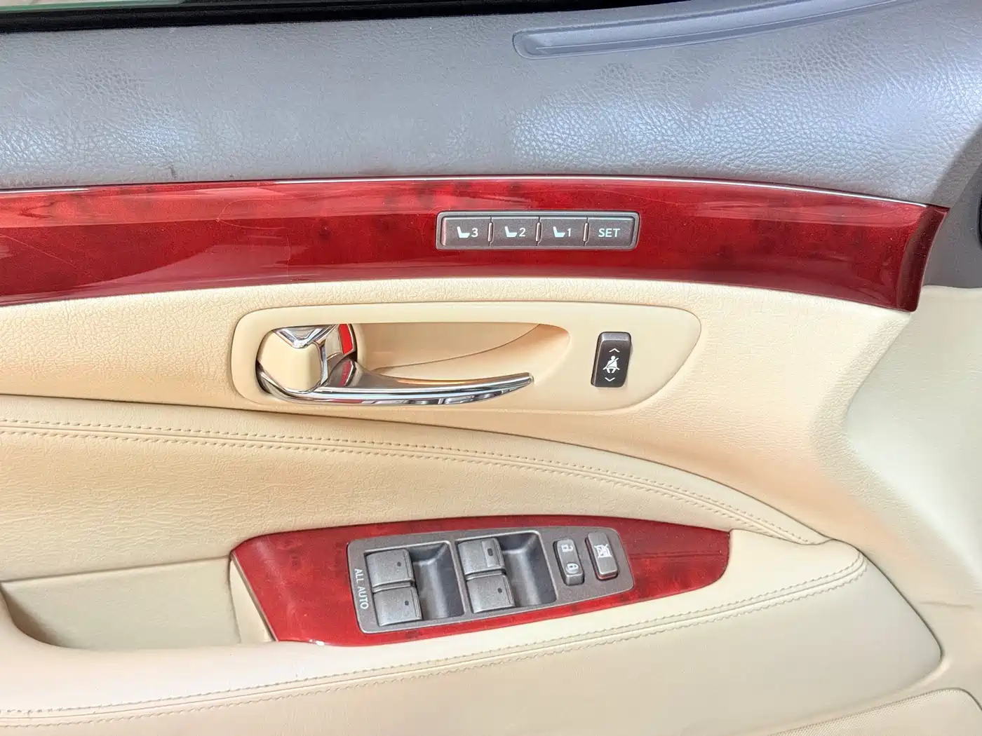 Lexus LS 2006 460L Premium Edition фото 26