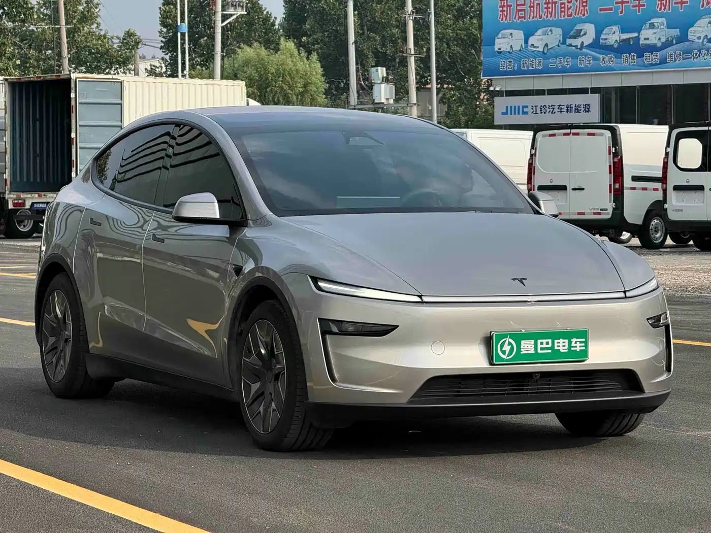 Tesla Model Y L 2025 2025 Facelift Long Range AWD