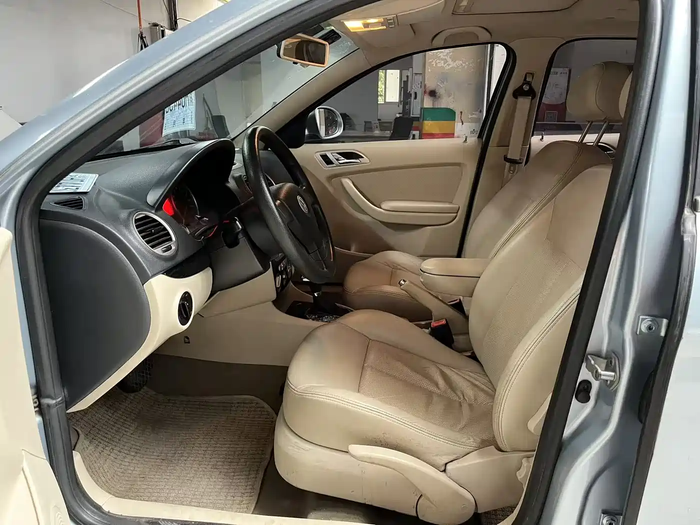 Volkswagen Lavida 2008 Model 1.6L Automatic Pinxuan Edition фото 8