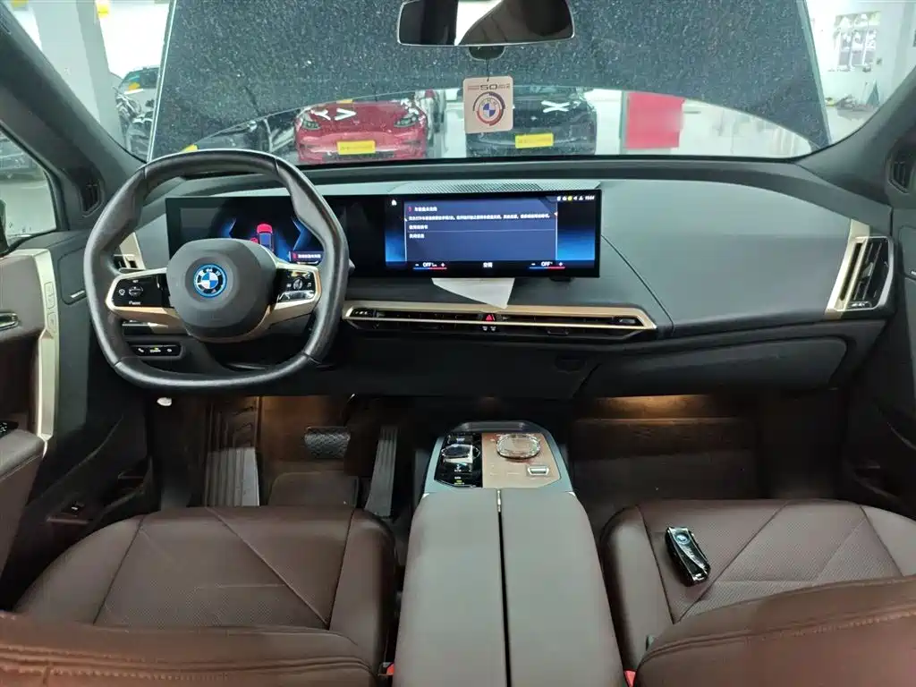 BMW iX 2022 xDrive40 фото 10