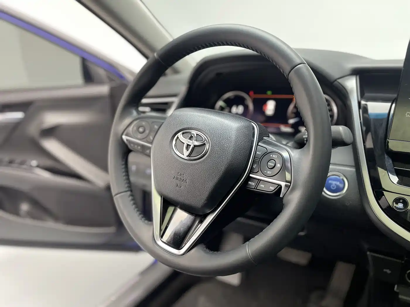 Toyota Camry 2021 Hybrid 2.5HG Luxury Edition фото 5