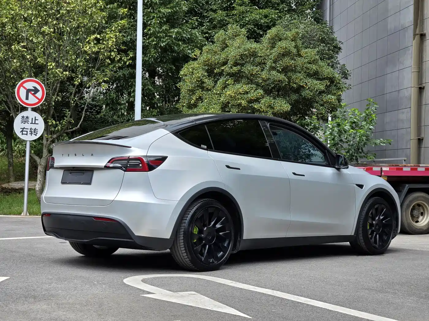 Фото 5 - Tesla Model Y