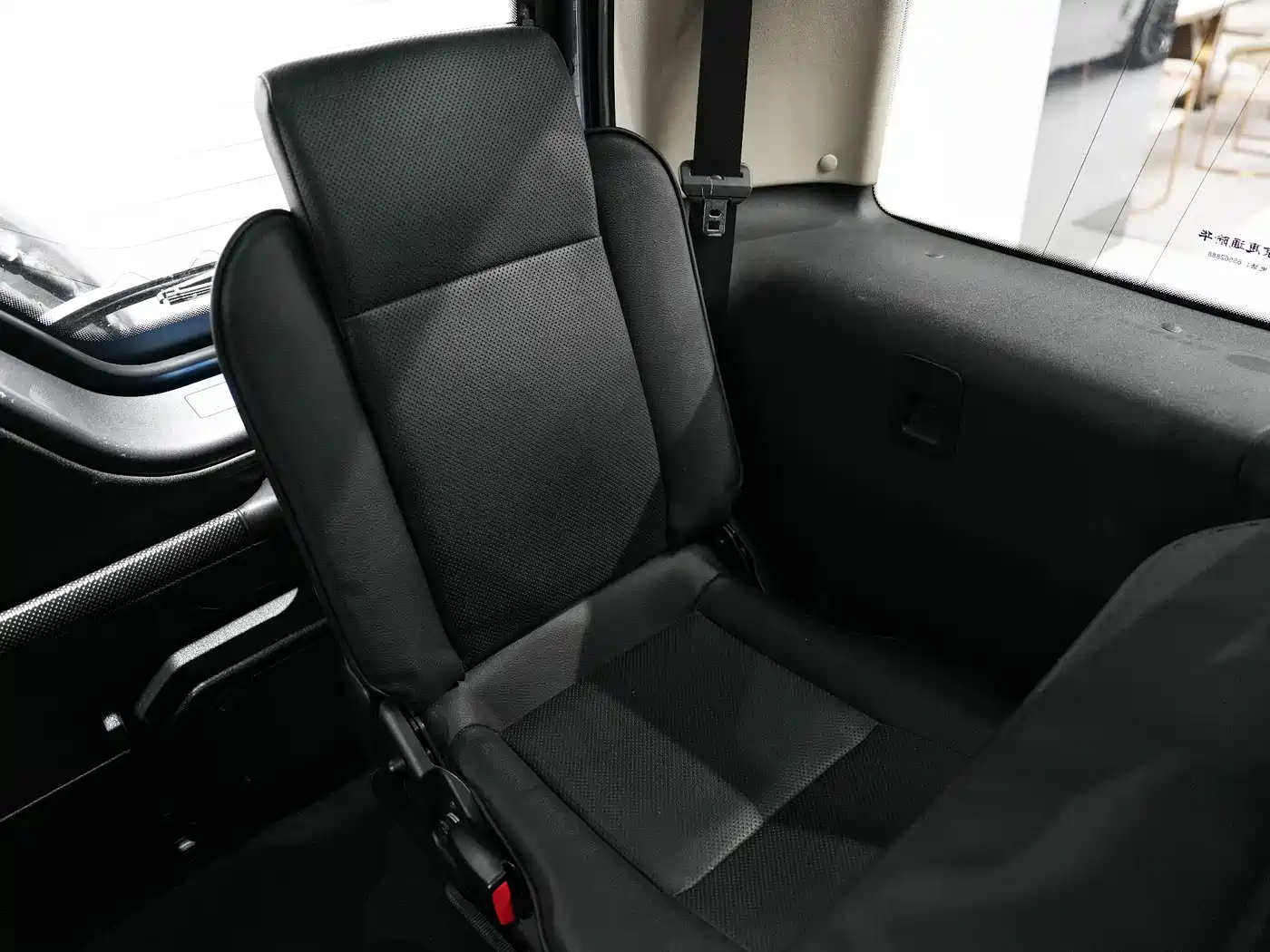 Land Rover Discovery 2004 Model 4.0 New Discovery фото 16