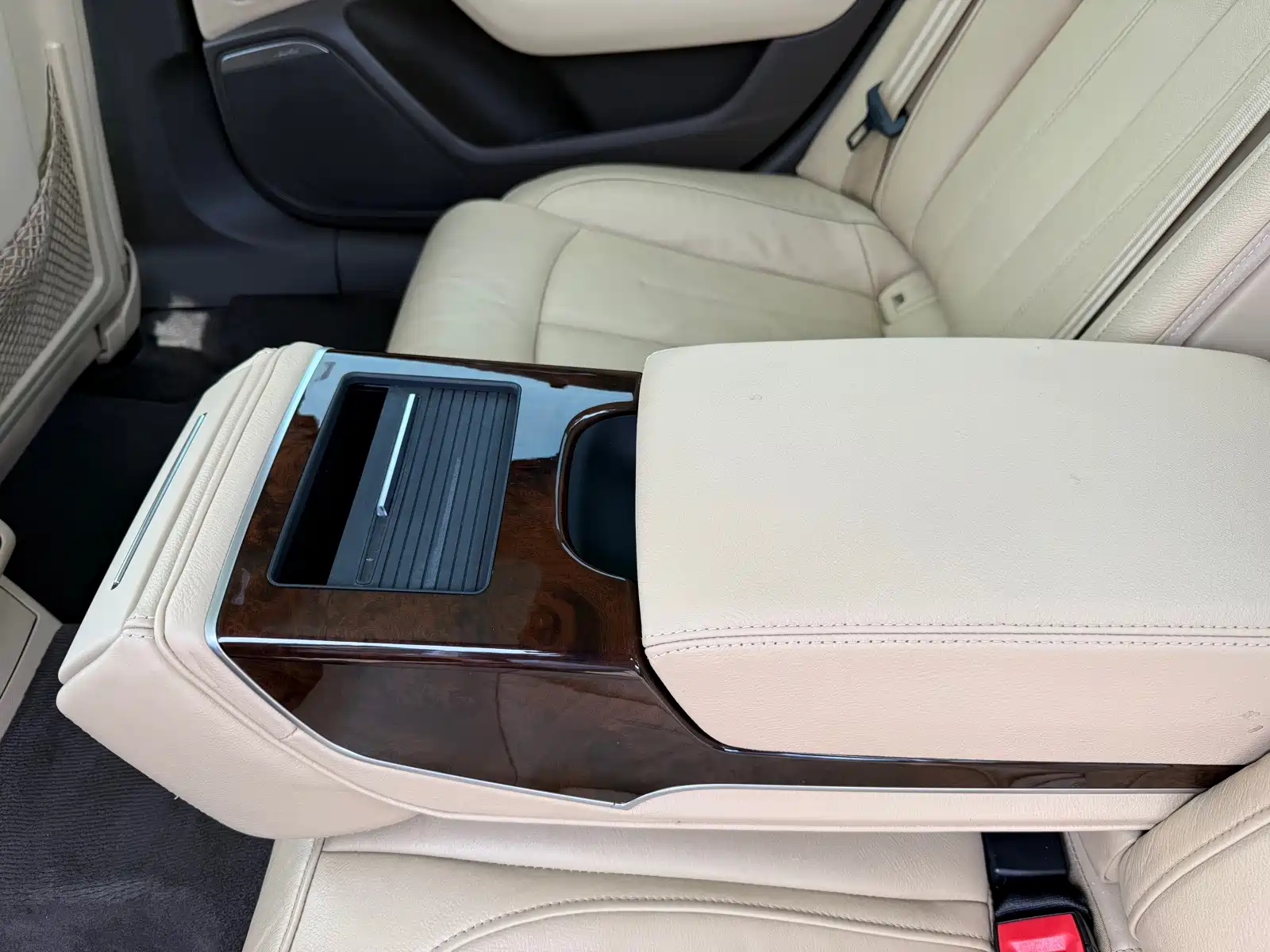 Фото 30 - Audi A6L