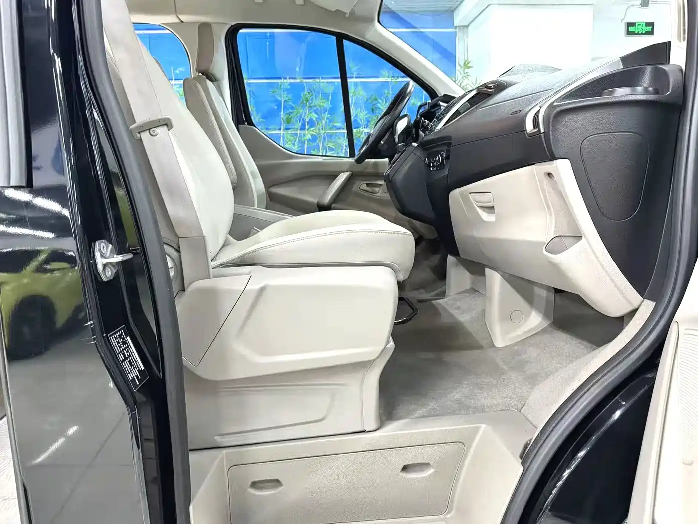 Ford Tourneo 2018 2017 2.0T Automatic Smart Elite Edition