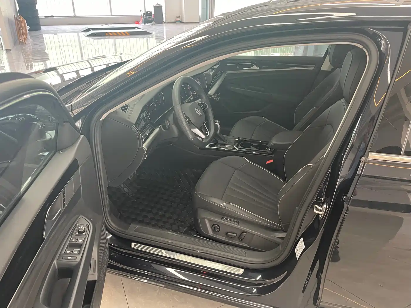 Volkswagen Passat 2024 Model 380TSI Starlight Elite фото 8