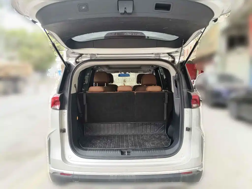 SAIC Maxus Maxus G50 2024 2023 Model PLUS 1.5T Happiness Recommended Auto Escort Edition