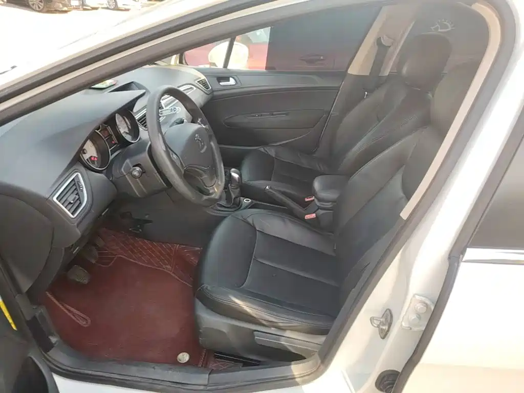 صورة 15 - Peugeot 308