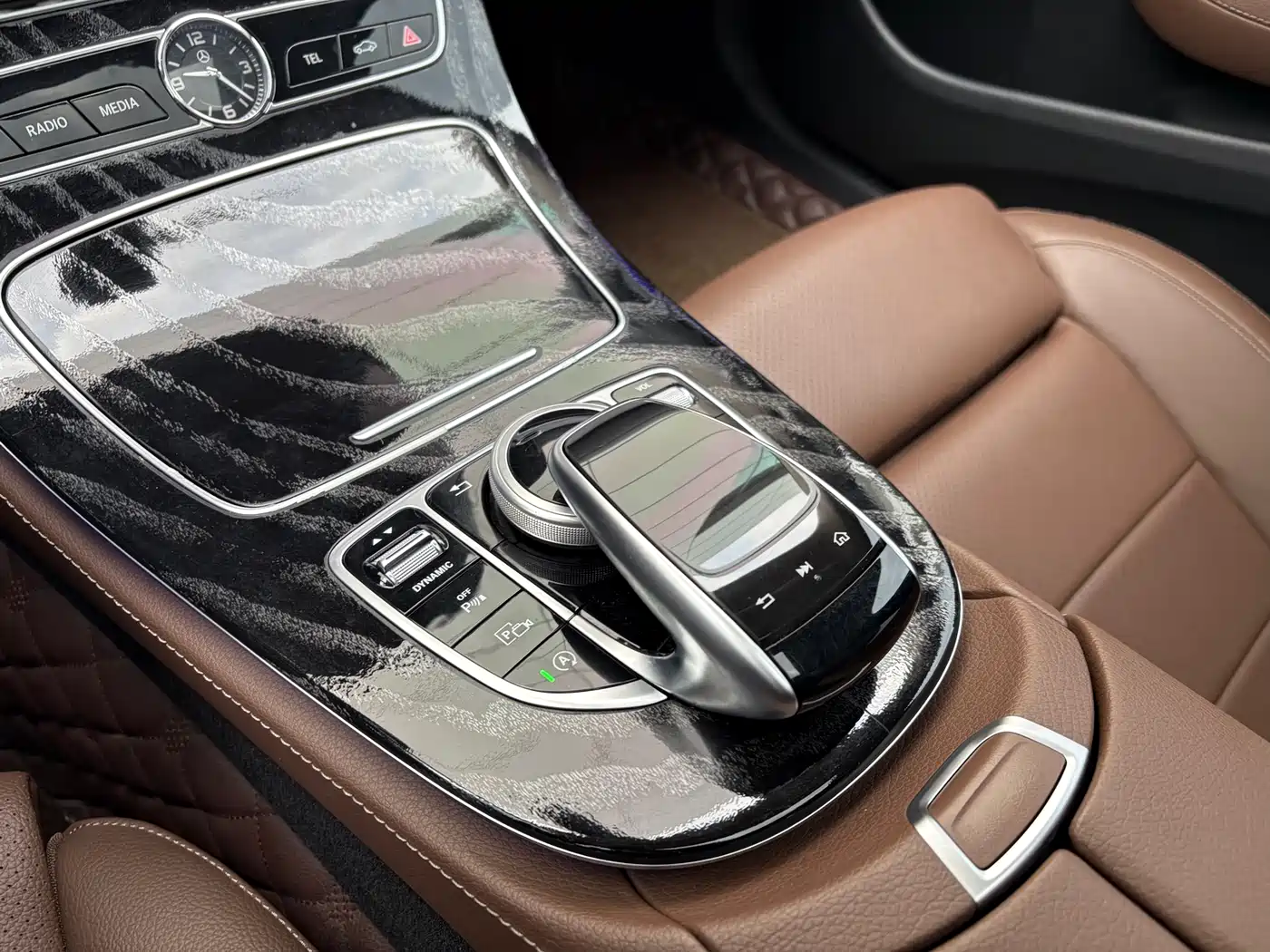 Mercedes-Benz E-Class 2018 E 200 L Sport 4MATIC фото 14