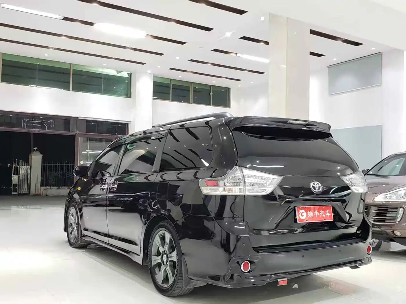 Toyota Sienna 2015 3.5L 2WD LE фото 15