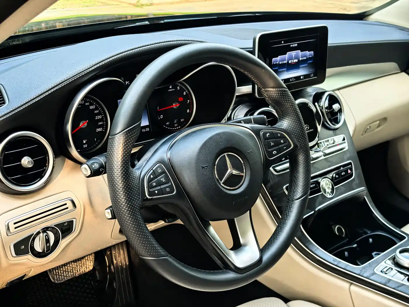 Mercedes-Benz C-Class 2015 Facelift C 200 L Sport фото 10