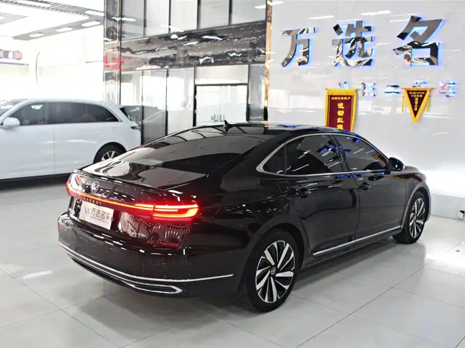 Volkswagen Passat 2023 Facelift 330TSI Starlight Elite Edition фото 16