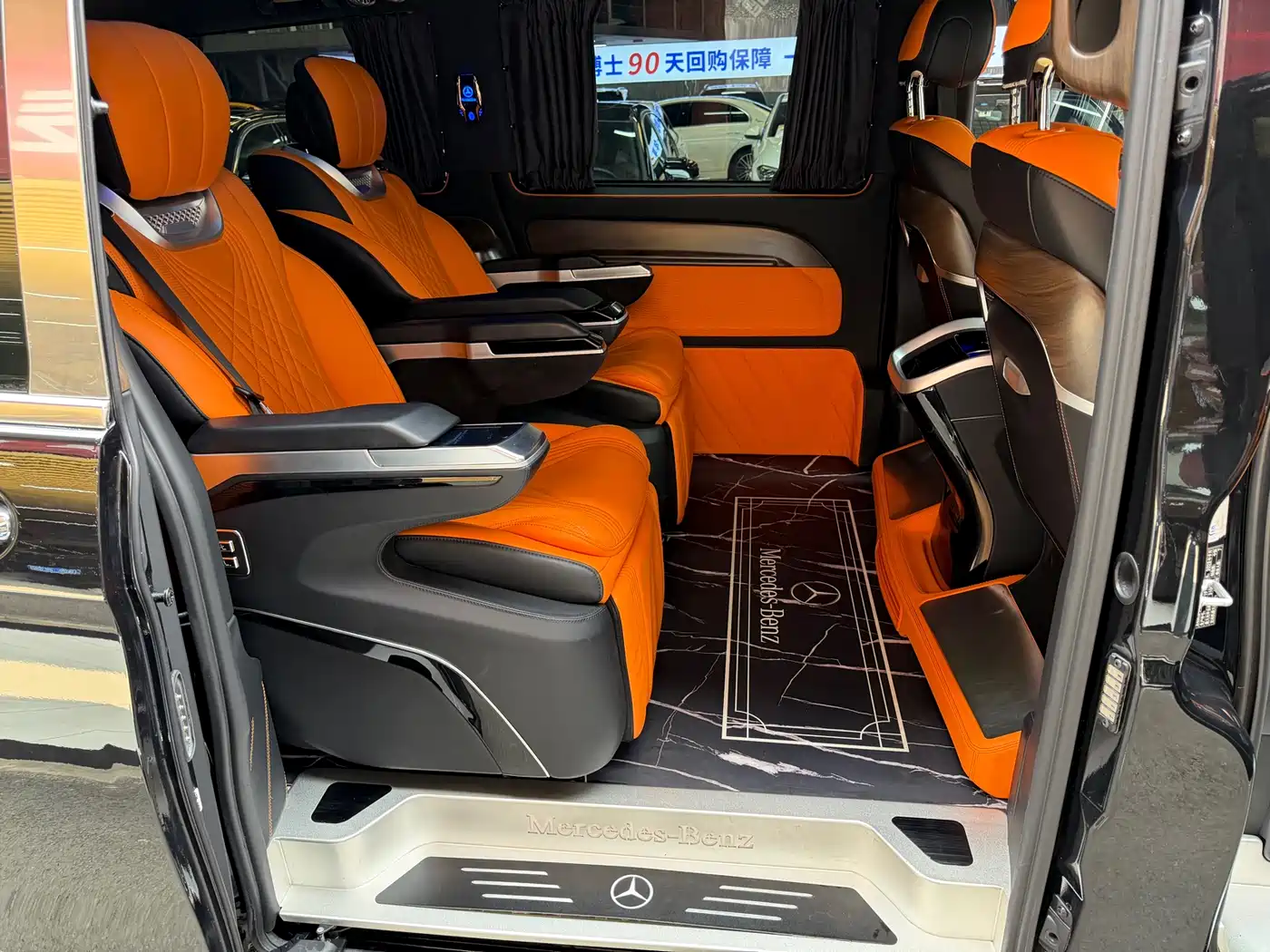 Mercedes-Benz Vito 2023 2.0T Elite 7-Seater фото 16