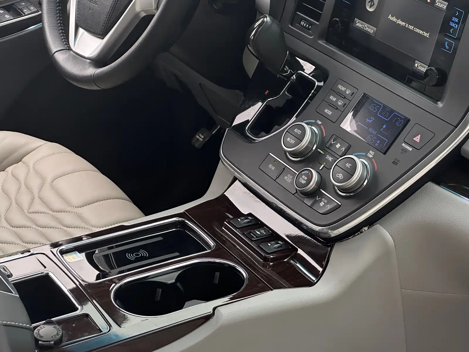 Photo 29 - Toyota Sienna
