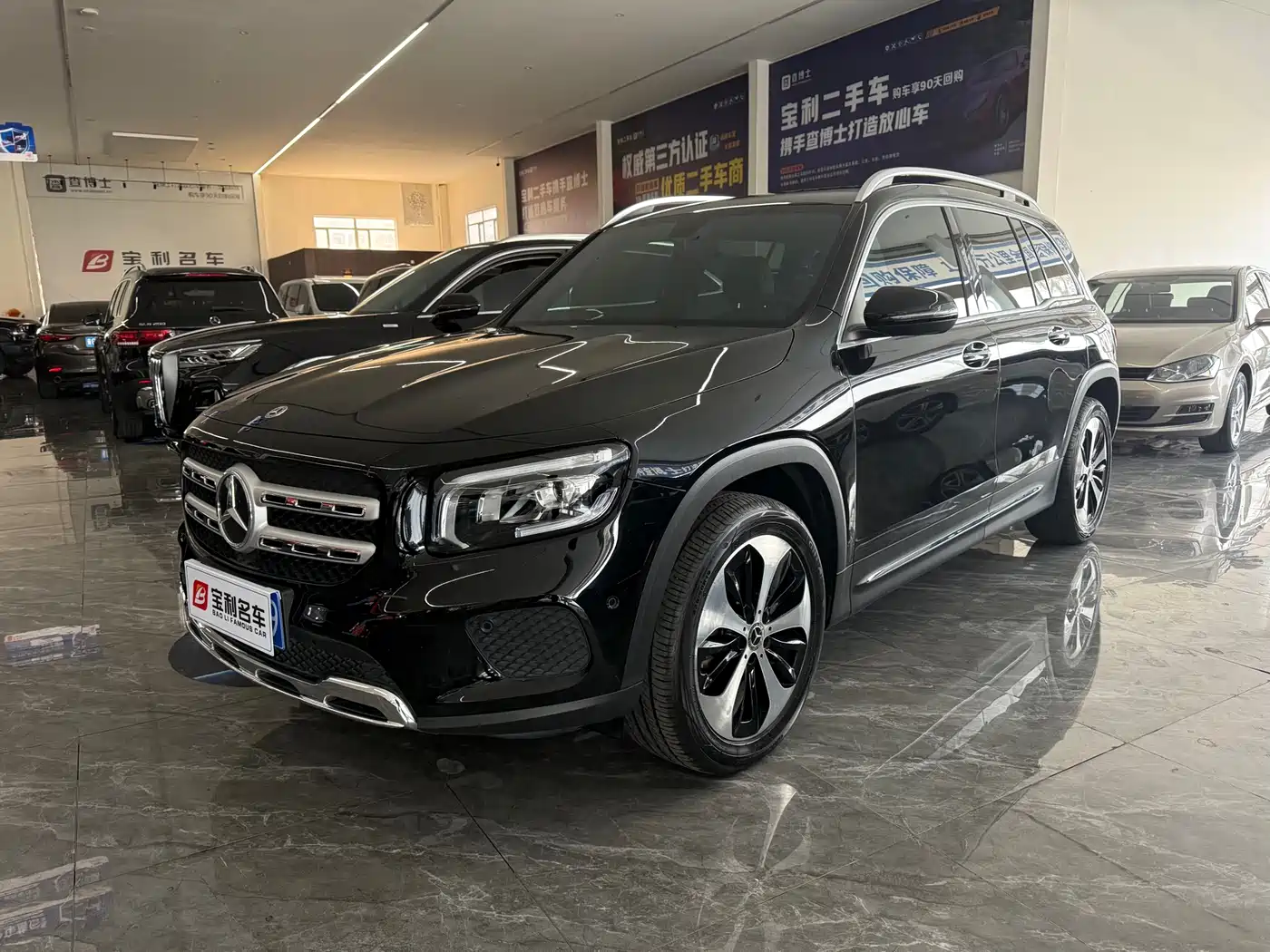MERCEDES-BENZ GLB