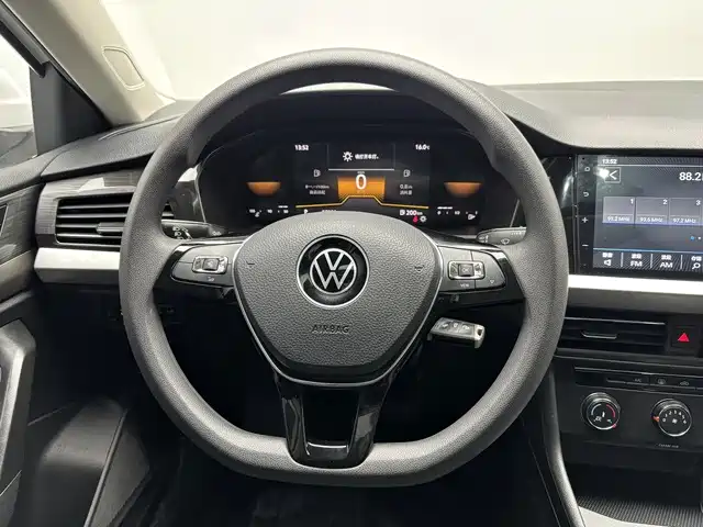 Volkswagen Lavida 2022 1.5L Auto Comfort Edition фото 10