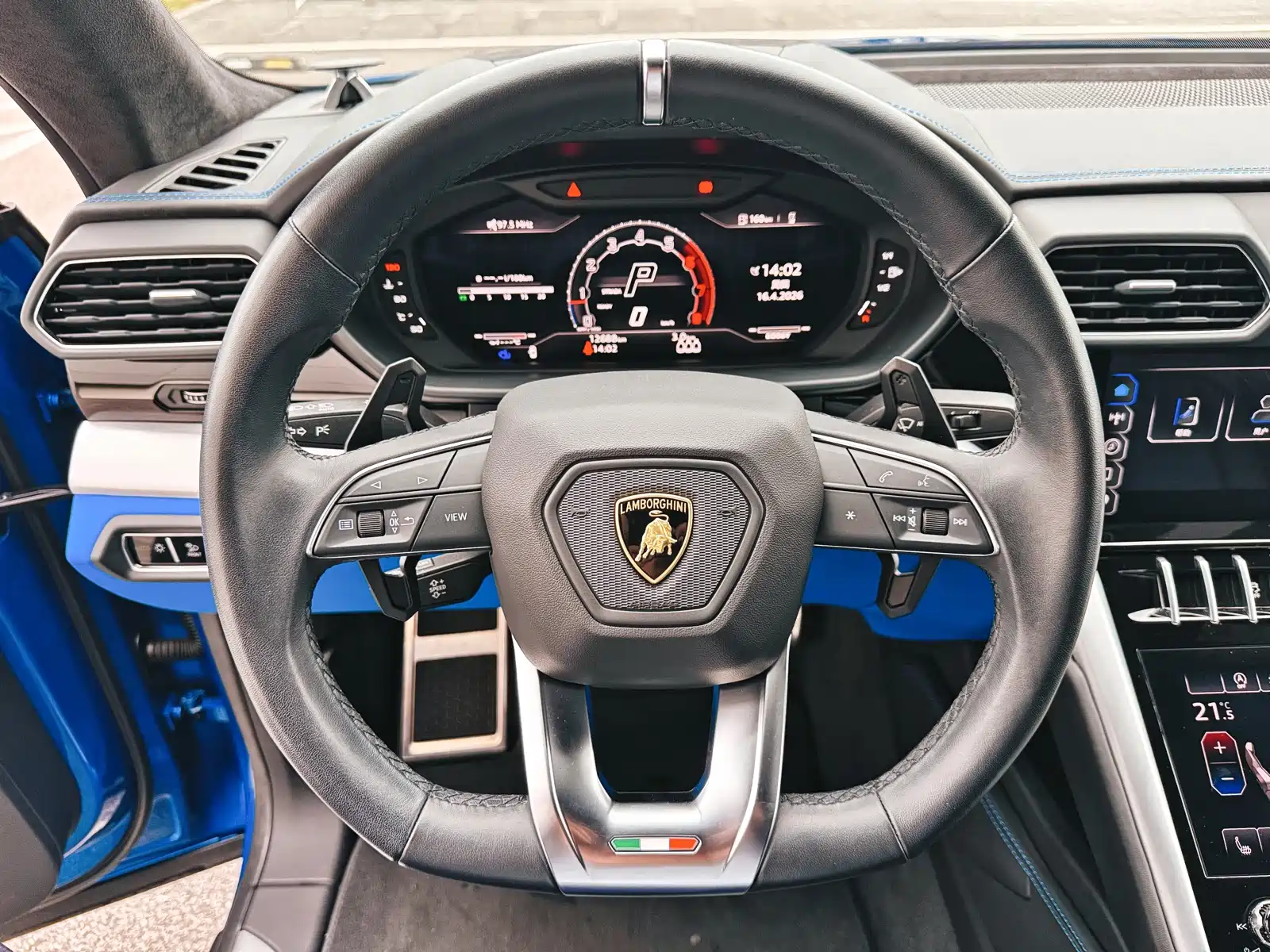 Фото 11 - Lamborghini Urus