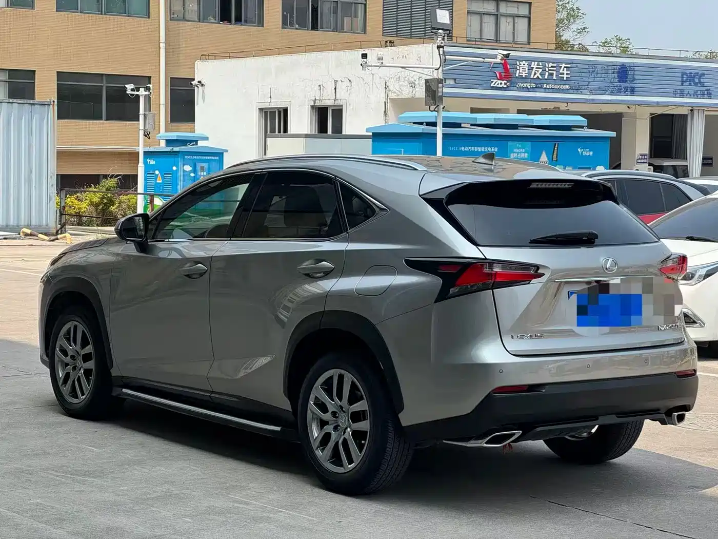 Lexus NX 2015 200t AWD F Sport фото 8