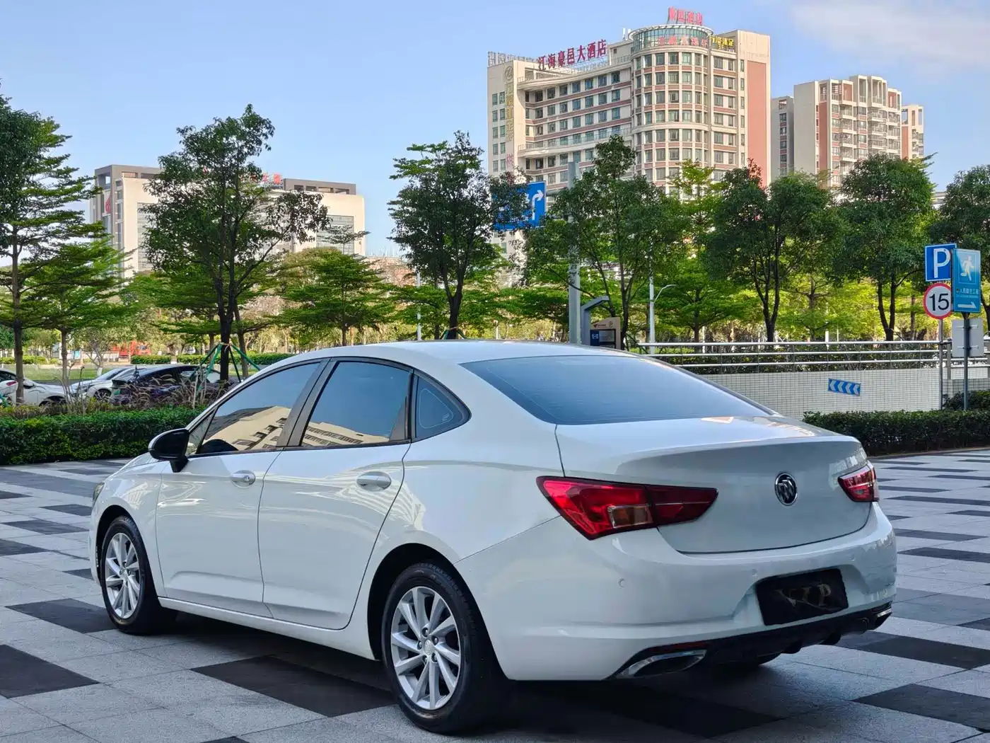 Buick Verano 2018 Sedan 15S Automatic Progressive фото 15