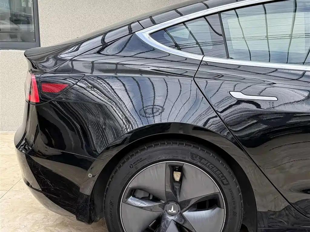 Tesla Model 3 (Import) 2019 2019 Long Range All-Wheel Drive Edition