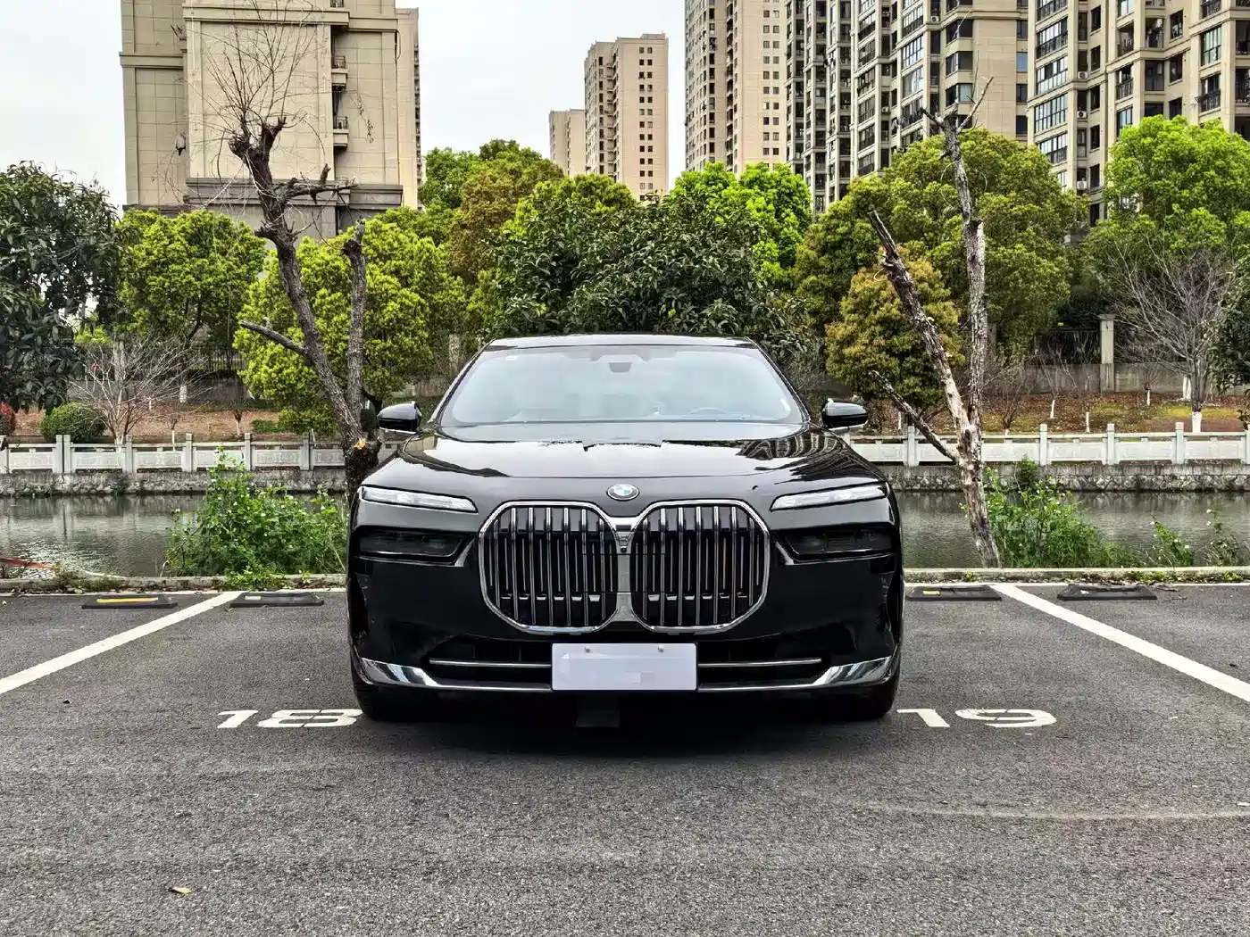 BMW 7 SERIES